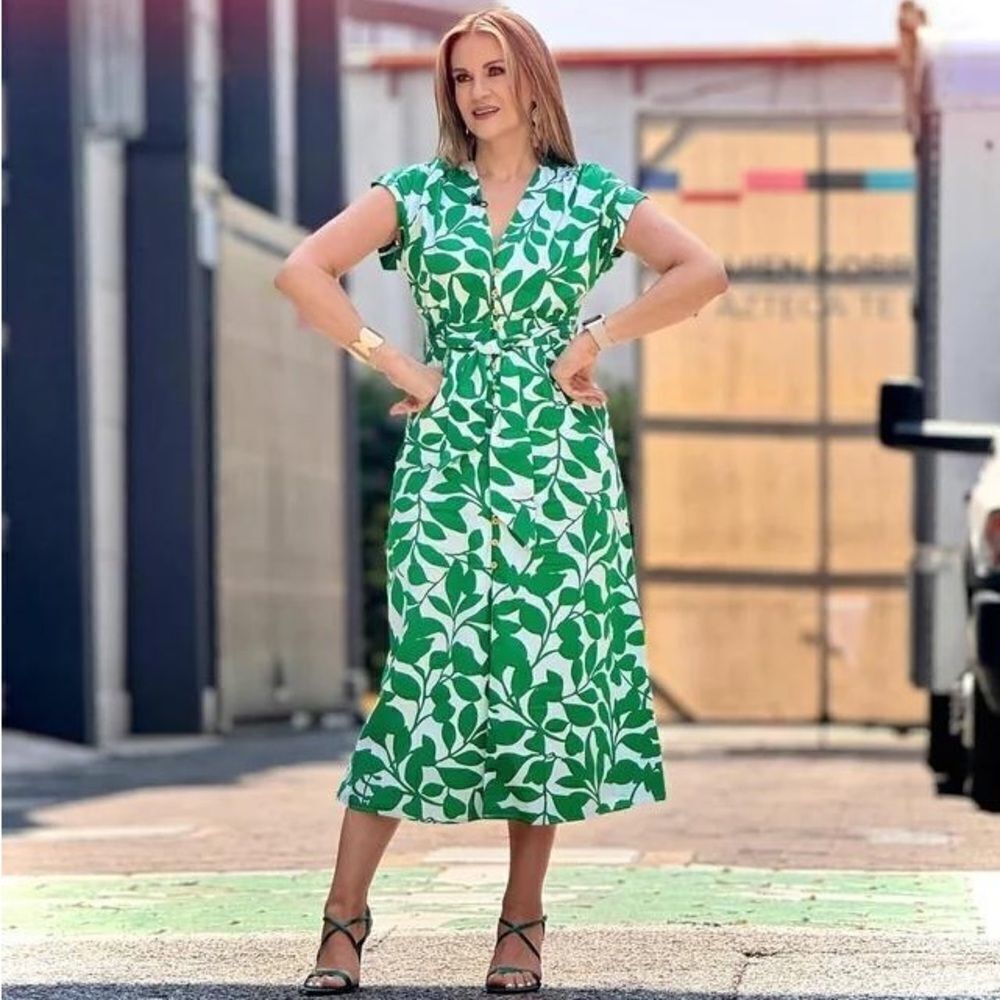 Zara belted green and white leaf pattern printed Midi Dress (Style 8372/109). - Picture 5 of 11